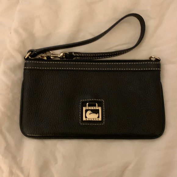 Dooney & Bourke Black Wristlet - Picture 1 of 3